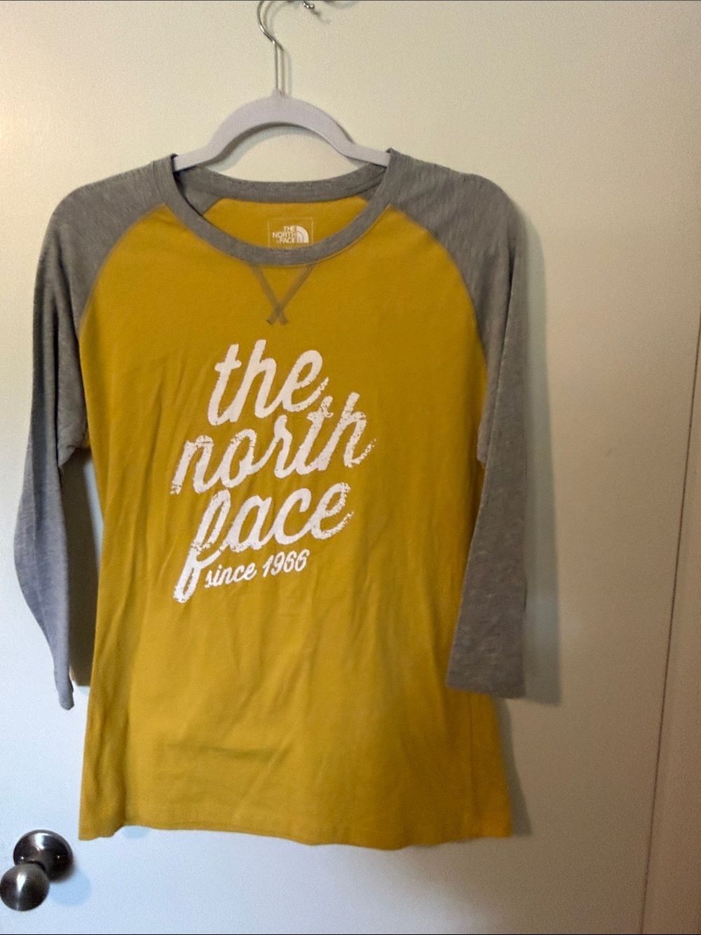 The North Face Kids Yellow Body Gray Raglan Long Sleeve Tee Size Medium NWT
